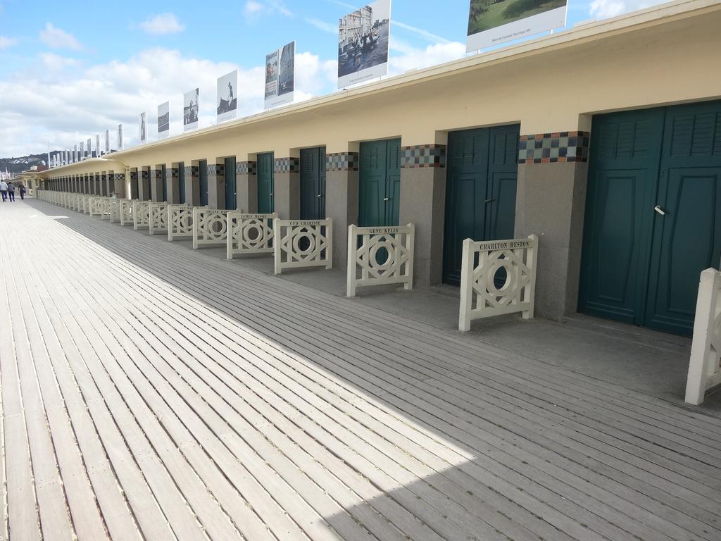 L'Ideal 112 - 85M2, 2 Chambres, Parking & Cabine De Plage Deauville Kültér fotó